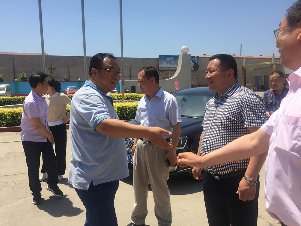邢臺市領(lǐng)導蒞臨我司參觀指導工作